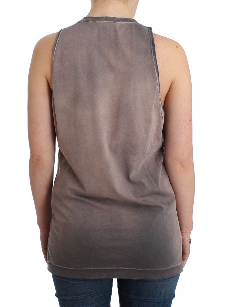 Gray tank top t-shirt