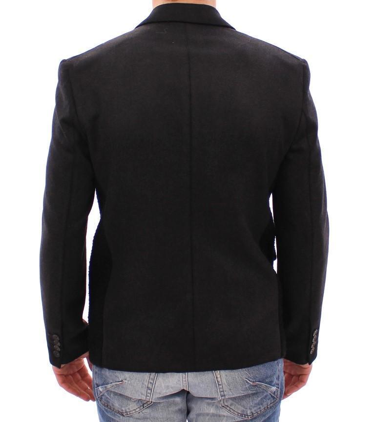 Black slim fitted blazer