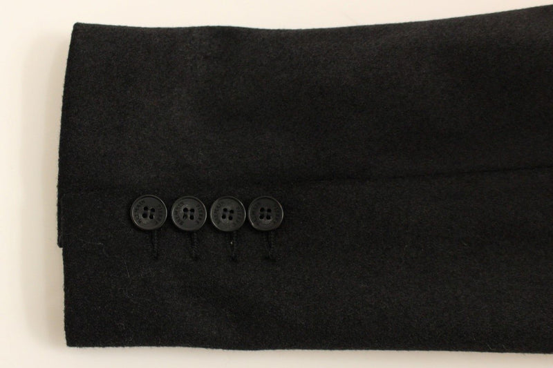 Black slim fitted blazer