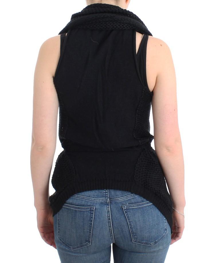 Black sleeveless knitted cardigan