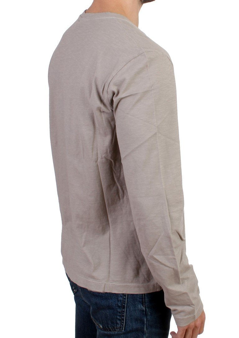 Gray crewneck long sleeve t-shirt