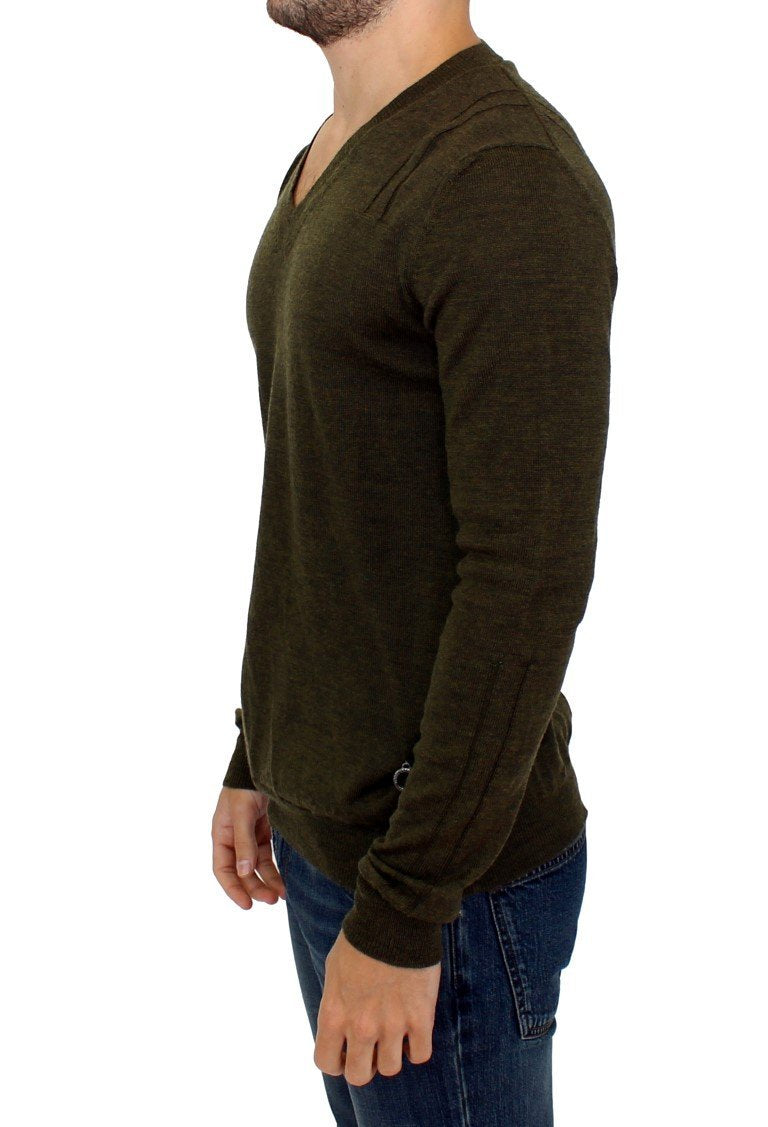 Green v-neck pullover sweater